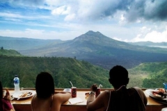 Get a fantastic view of Mount Batur Voulcano while enjoy your lunch